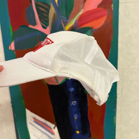 Toronto Life Hat - Picture 2 of 3